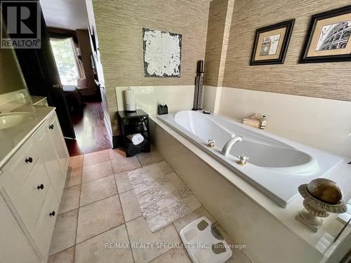 113 Claremont Drive, Hamilton (Southam), ON - Indoor Photo Showing Bathroom