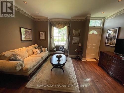 113 Claremont Drive, Hamilton (Southam), ON - Indoor Photo Showing Living Room