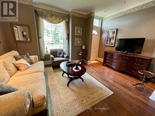 113 Claremont Drive, Hamilton (Southam), ON - Indoor Photo Showing Living Room