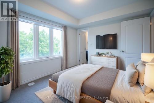 45 - 383 Dundas Street E, Hamilton (Waterdown), ON - Indoor Photo Showing Bedroom