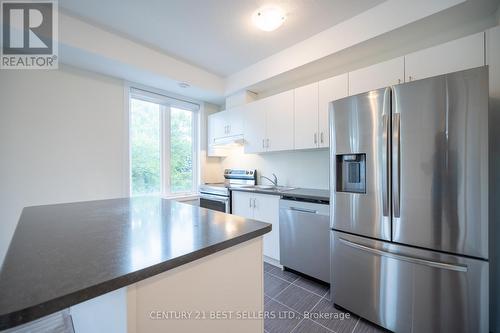 45 - 383 Dundas Street E, Hamilton (Waterdown), ON - Indoor Photo Showing Kitchen With Stainless Steel Kitchen