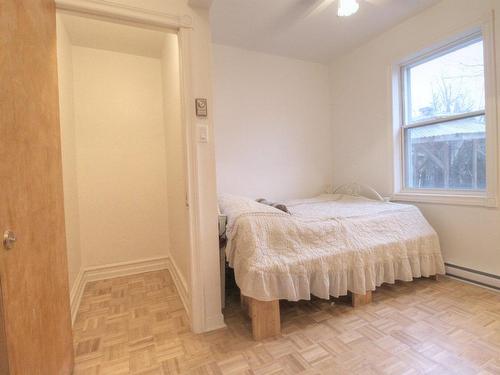 Chambre Ã Â coucher - 380  - 382 Rue Empire, Longueuil (Greenfield Park), QC - Indoor Photo Showing Bedroom