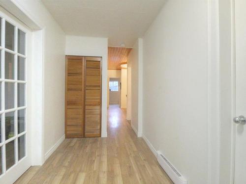 Hall d'entrÃ©e - 380  - 382 Rue Empire, Longueuil (Greenfield Park), QC - Indoor Photo Showing Other Room