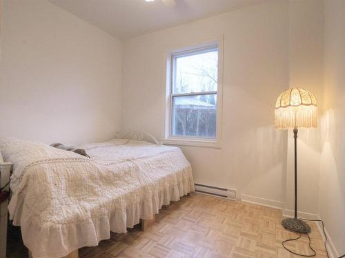 Chambre Ã Â coucher - 380  - 382 Rue Empire, Longueuil (Greenfield Park), QC - Indoor Photo Showing Bedroom