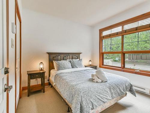 Chambre Ã Â coucher - 5-229 Ch. Des Quatre-Sommets, Mont-Tremblant, QC - Indoor Photo Showing Bedroom