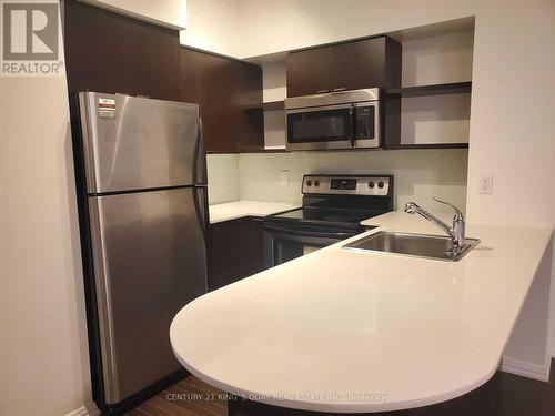 912 - 35 Hayden Street, Toronto (Church-Yonge Corridor), ON - Indoor Photo Showing Kitchen With Stainless Steel Kitchen