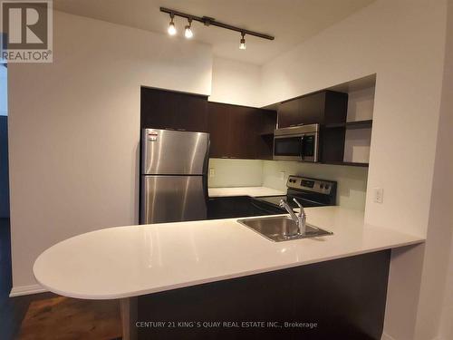 912 - 35 Hayden Street, Toronto (Church-Yonge Corridor), ON - Indoor Photo Showing Kitchen With Stainless Steel Kitchen