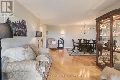 605 - 10 Malta Avenue, Brampton (Fletcher'S Creek South), ON - Indoor Photo Showing Living Room