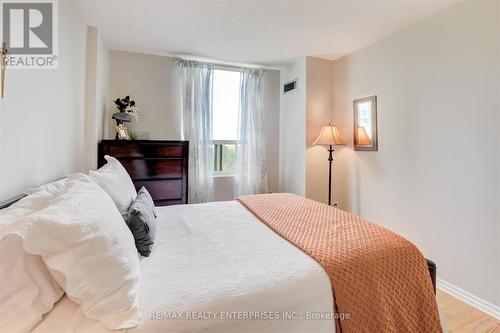 605 - 10 Malta Avenue, Brampton (Fletcher'S Creek South), ON - Indoor Photo Showing Bedroom