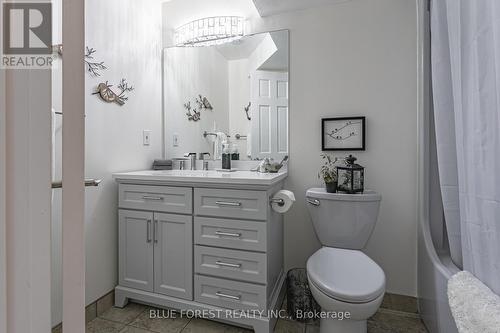 5721 Marion Street, Thames Centre (Dorchester), ON - Indoor Photo Showing Bathroom