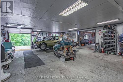 5721 Marion Street, Thames Centre (Dorchester), ON - Indoor Photo Showing Garage