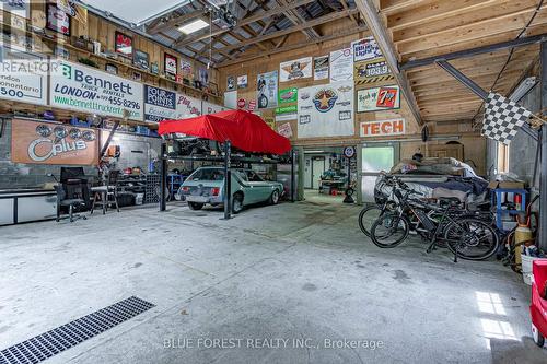 5721 Marion Street, Thames Centre (Dorchester), ON - Indoor Photo Showing Garage