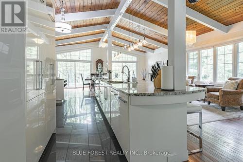 5721 Marion Street, Thames Centre (Dorchester), ON - Indoor Photo Showing Kitchen With Upgraded Kitchen