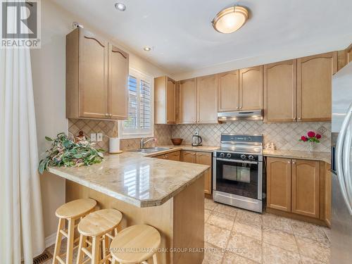 74 Thomas Legge Crescent, Richmond Hill, ON - Indoor Photo Showing Kitchen With Double Sink