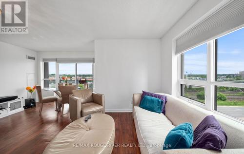 410 - 1235 Bayly Street, Pickering, ON - Indoor Photo Showing Living Room