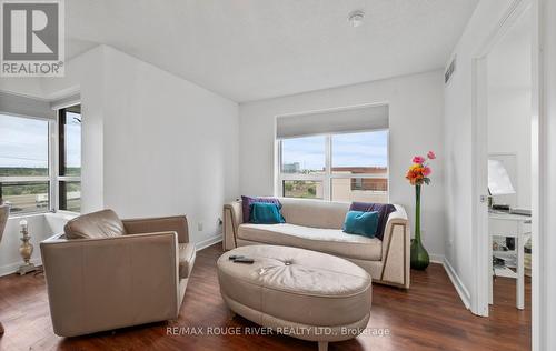 410 - 1235 Bayly Street, Pickering, ON - Indoor Photo Showing Living Room