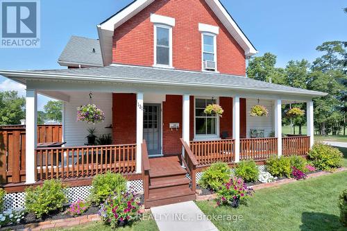 121 Currie Road, Dutton/Dunwich (Dutton), ON - Outdoor With Deck Patio Veranda