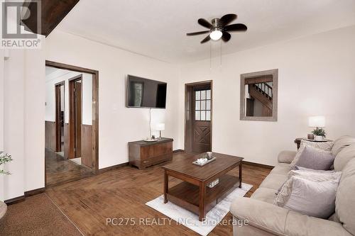 121 Currie Road, Dutton/Dunwich (Dutton), ON - Indoor Photo Showing Living Room