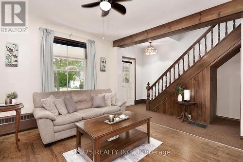 121 Currie Road, Dutton/Dunwich (Dutton), ON - Indoor Photo Showing Living Room