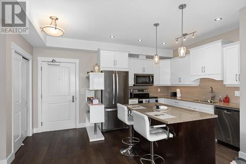 1165 Sutherland Avenue Unit# 410, Kelowna, BC - Indoor Photo Showing Kitchen With Stainless Steel Kitchen With Upgraded Kitchen