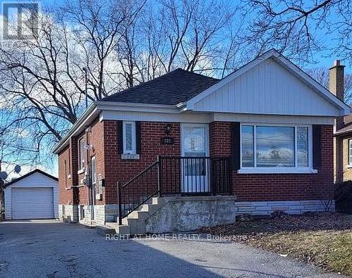 202 Cadillac Avenue S, Oshawa (Central), ON - Outdoor