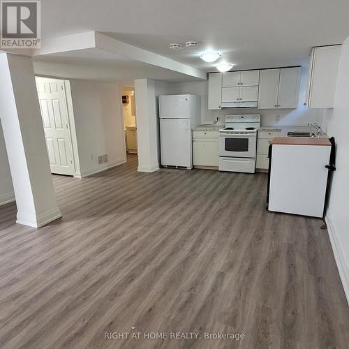 202 Cadillac Avenue S, Oshawa (Central), ON - Indoor Photo Showing Kitchen