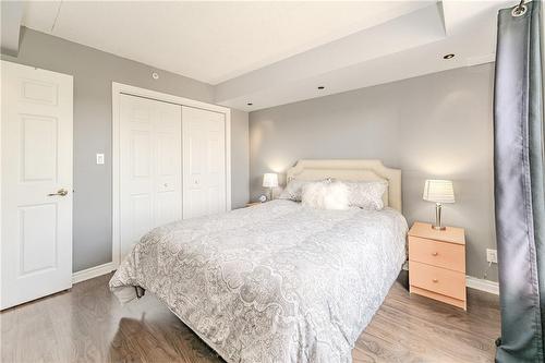 1800 Walkers Line|Unit #310, Burlington, ON - Indoor Photo Showing Bedroom