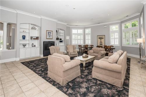 1800 Walkers Line|Unit #310, Burlington, ON - Indoor Photo Showing Living Room