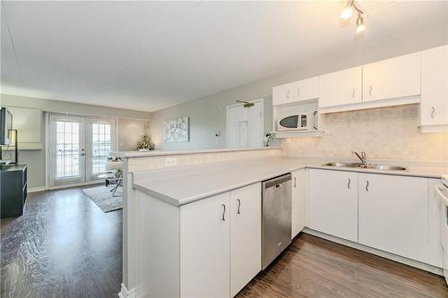 1800 Walkers Line|Unit #310, Burlington, ON - Indoor Photo Showing Kitchen With Double Sink