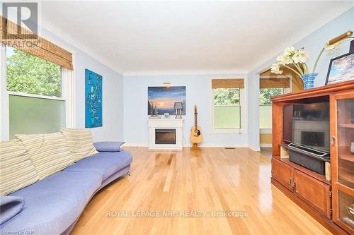 50 Trelawne Drive, St. Catharines, ON - Indoor Photo Showing Living Room With Fireplace