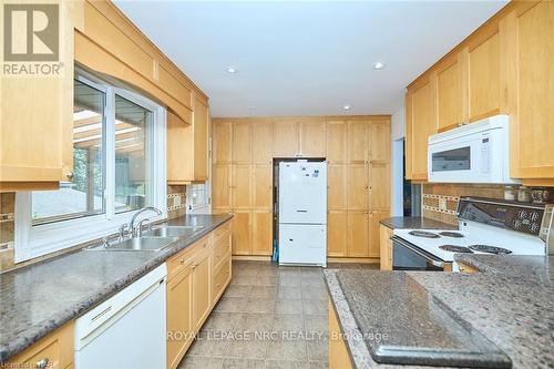 50 Trelawne Drive, St. Catharines, ON - Indoor Photo Showing Kitchen With Double Sink