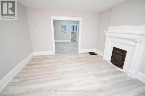 158 Dundas Street E, Belleville, ON - Indoor Photo Showing Other Room