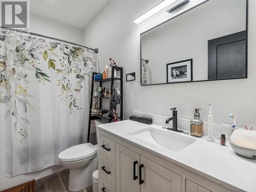 1278 Kai  Road, Nelson, BC - Indoor Photo Showing Bathroom