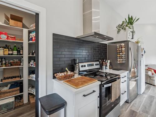 1278 Kai Road, Nelson, BC - Indoor Photo Showing Kitchen