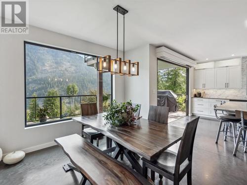 1278 Kai Road, Nelson, BC - Indoor Photo Showing Dining Room