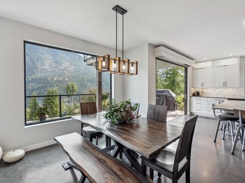 1278 Kai Road, Nelson, BC - Indoor Photo Showing Dining Room