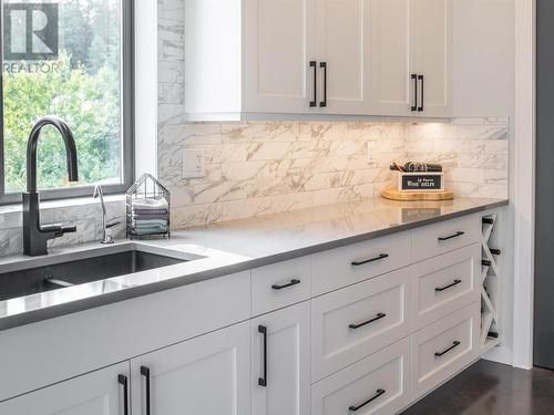 1278 Kai Road, Nelson, BC - Indoor Photo Showing Kitchen With Double Sink