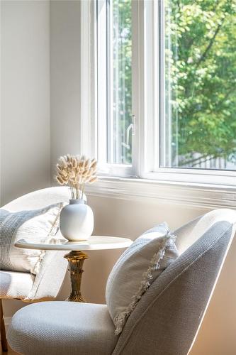 136 East 35Th Street, Hamilton, ON - Indoor Photo Showing Bedroom