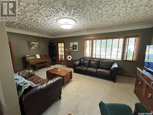 E 111 Wells Avenue E, Langenburg, SK - Indoor Photo Showing Living Room