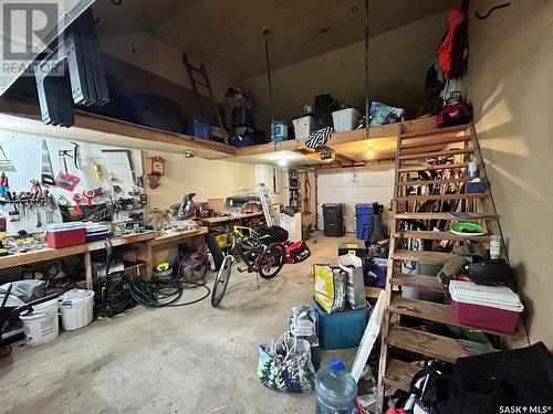 E 111 Wells Avenue E, Langenburg, SK - Indoor Photo Showing Garage