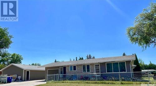 1 King Drive, Kindersley, SK - Outdoor