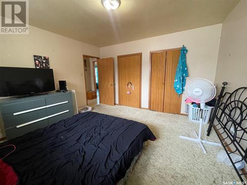 1 King Drive, Kindersley, SK - Indoor Photo Showing Bedroom