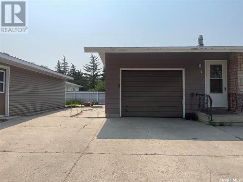 1 King Drive, Kindersley, SK - Outdoor With Exterior