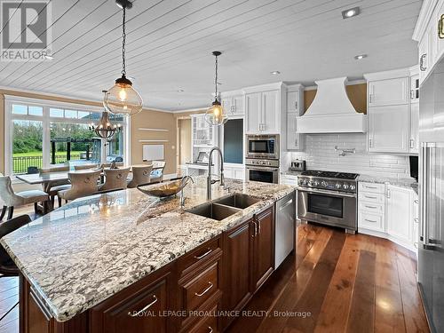 45 Woodland Trail, Prince Edward County (Ameliasburgh), ON - Indoor Photo Showing Kitchen With Stainless Steel Kitchen With Double Sink With Upgraded Kitchen