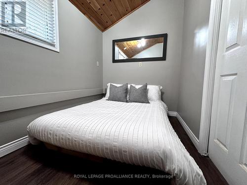 4992 County Road 1, Prince Edward County (Hillier), ON - Indoor Photo Showing Bedroom