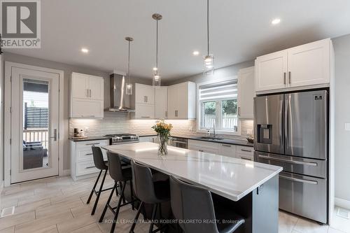 64 Valleyview Crescent, Middlesex Centre (Komoka), ON - Indoor Photo Showing Kitchen With Double Sink With Upgraded Kitchen