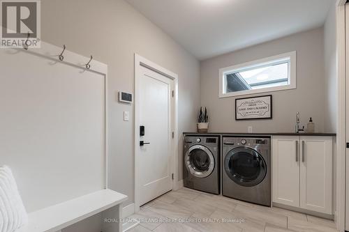 64 Valleyview Crescent, Middlesex Centre (Komoka), ON - Indoor Photo Showing Laundry Room