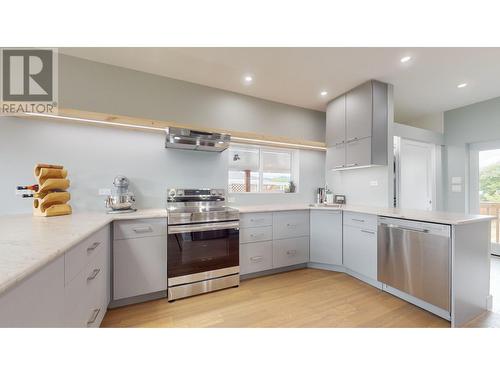 512 5Th  S Street, Cranbrook, BC - Indoor Photo Showing Kitchen With Upgraded Kitchen