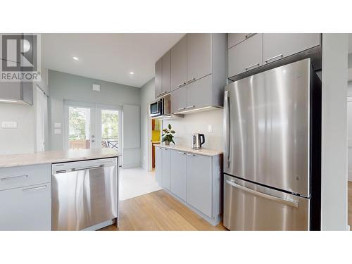 512 5Th  S Street, Cranbrook, BC - Indoor Photo Showing Kitchen With Stainless Steel Kitchen