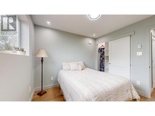 512 5Th  S Street, Cranbrook, BC - Indoor Photo Showing Bedroom